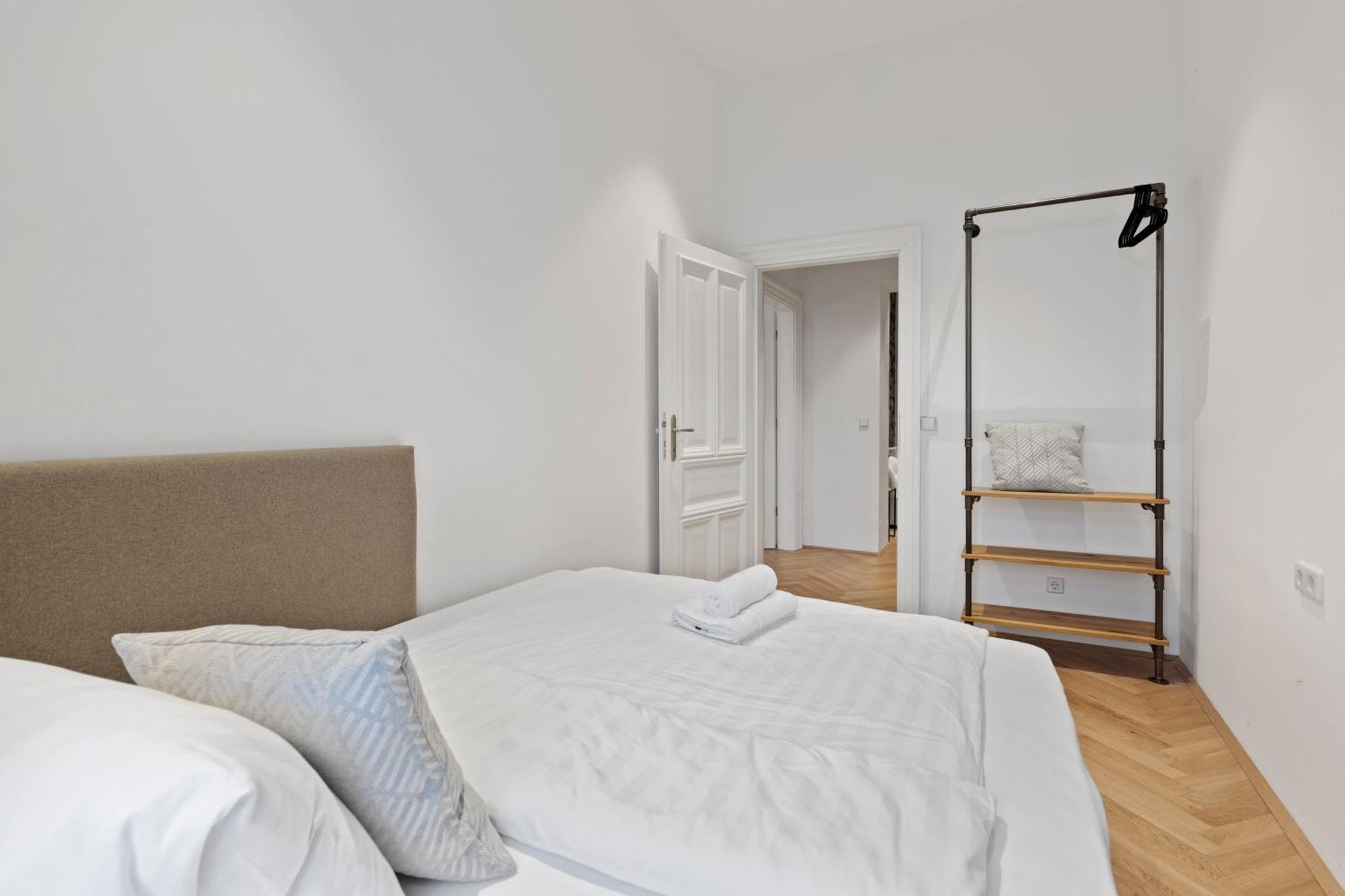 Sgrafit Apartments - Self Check-In Рец Екстериор снимка