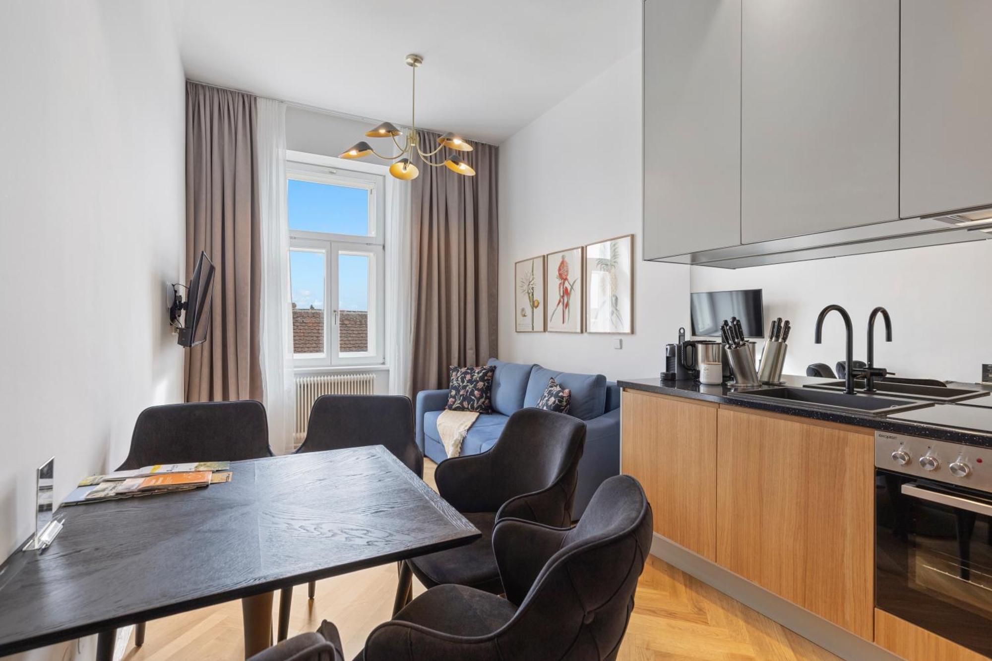 Sgrafit Apartments - Self Check-In Рец Екстериор снимка